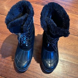 Khombu winter boots size 11 women’s